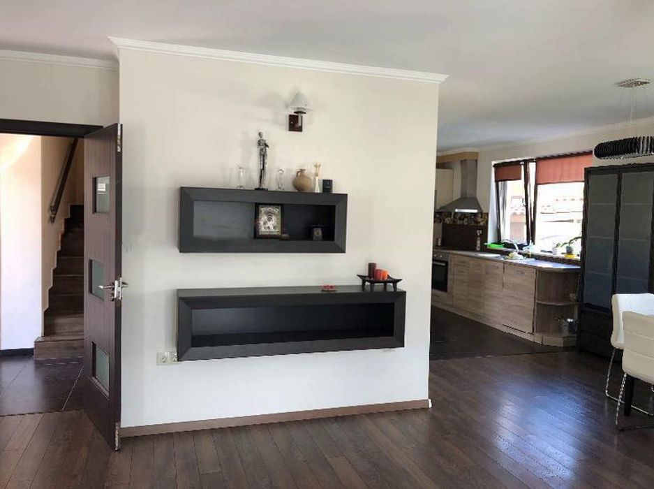 Дава се под наем Къща в с. Белащица, Област Пловдив - 170 кв.м за 950 € - Снимка #4