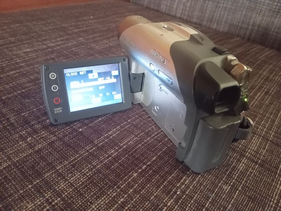 Видеокамера SONY 800в отличном состоянии
