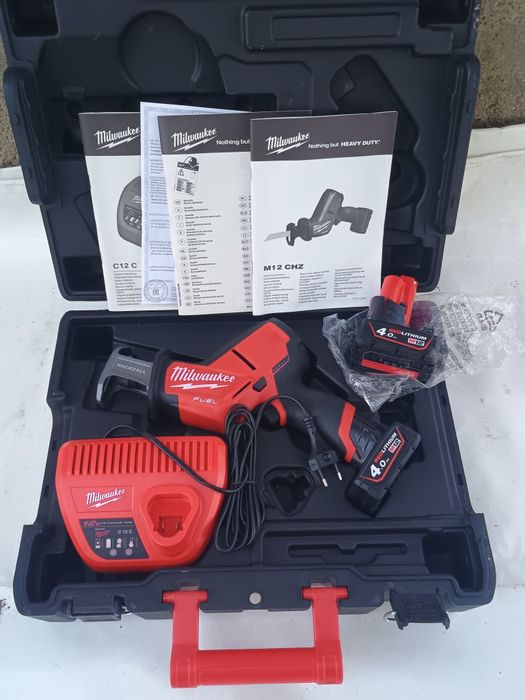 Fierastrau sabie milwaukee chz M12 nou. 2 baterii,încărcător,cutie