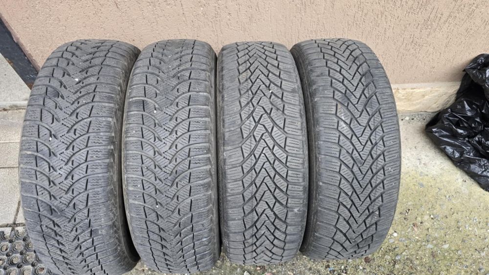 Зимни гуми 185/60 R15 2бр. MICHELIN -Alpin и 2бр.Continental 185/60R15
