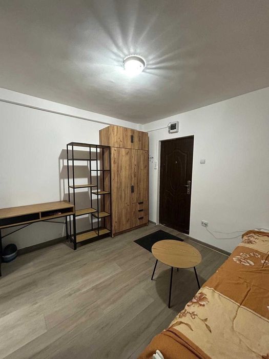 Garsonieră de închiriat Sector 4