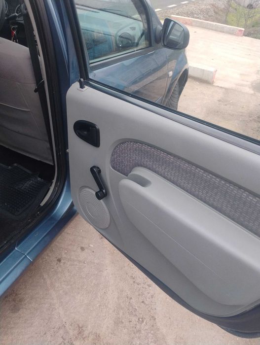 Logan 1.4 mcv 2650€