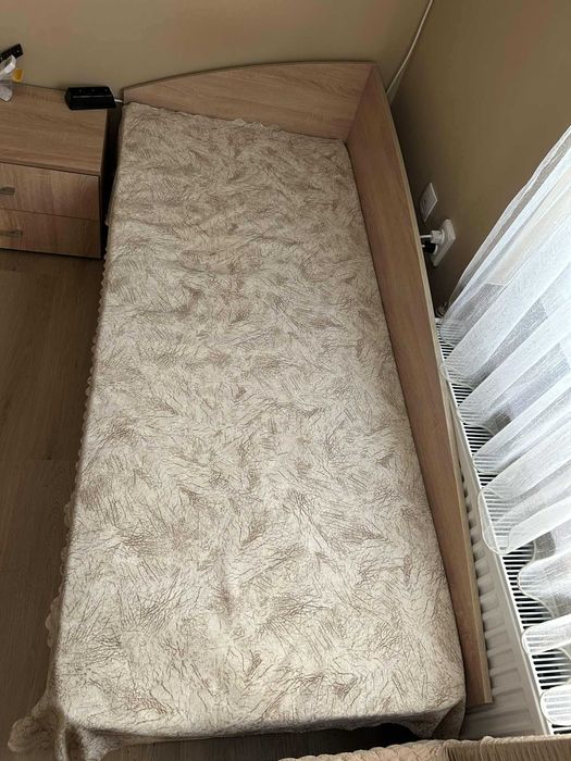 Две единични легла