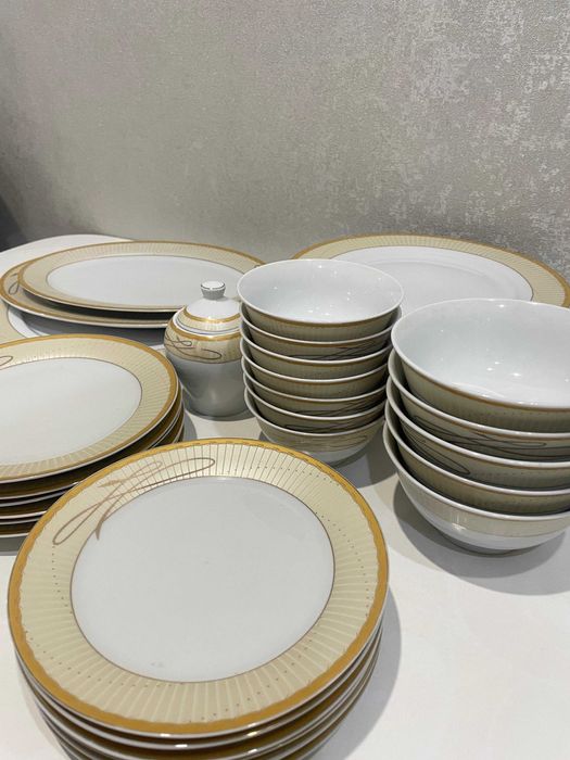 продам сервиз набор посуды