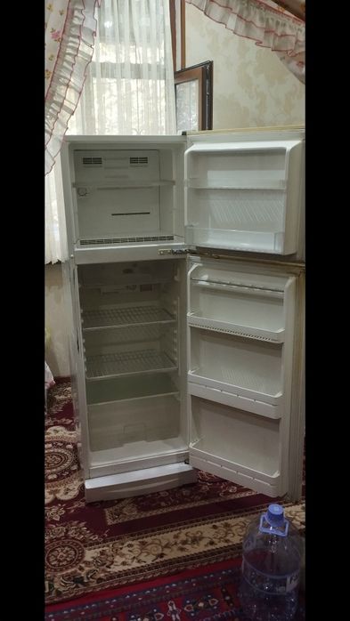 Холодильник бытовой