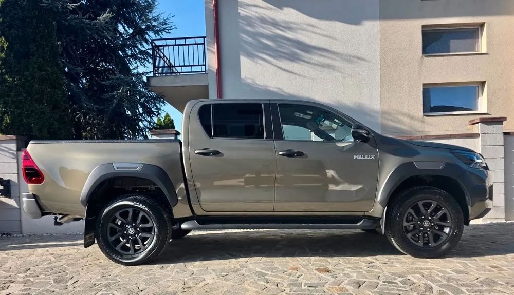 Toyota Hilux INVINCIBLE / Auto NOU / TVA Deductibil / LEASING / Garantie TOYOTA