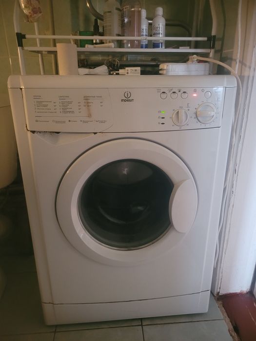 Продам стиральную машину и холодильник Indesit