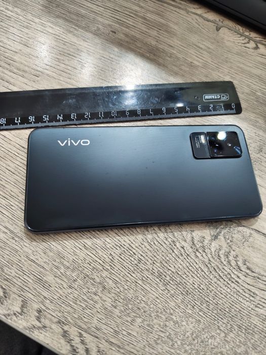 Продам Vivo v21e 128gb