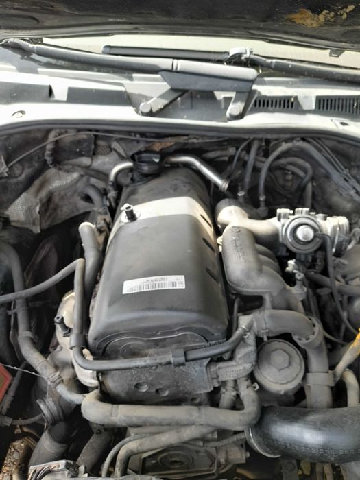 VW Touareg 2.5 R5 ,174 к.с. ,50 броя на части