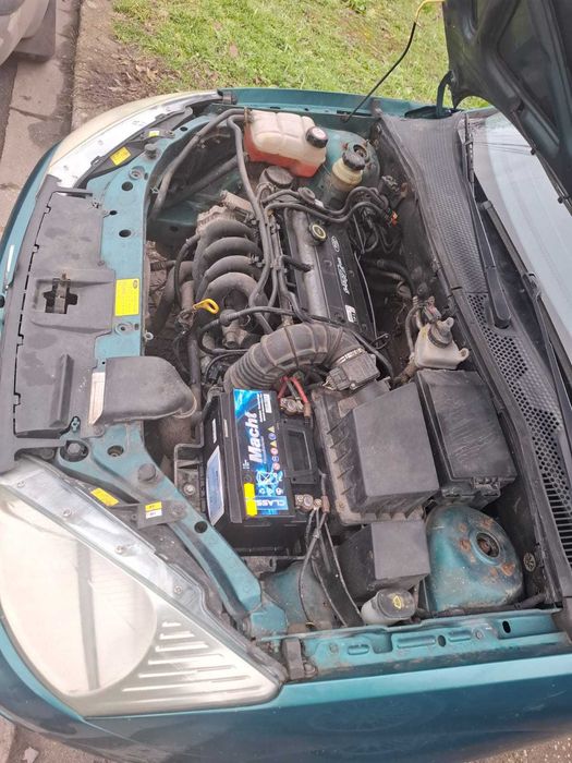 Ford Focus 1,4 benzina 700 euro