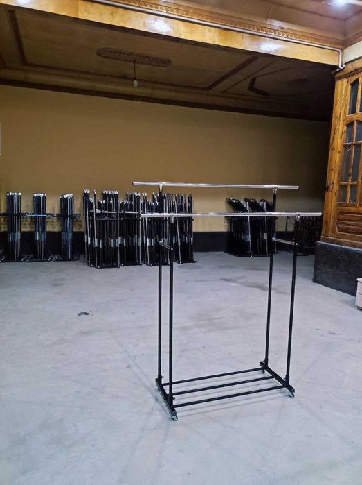 Garderobniy veshilka