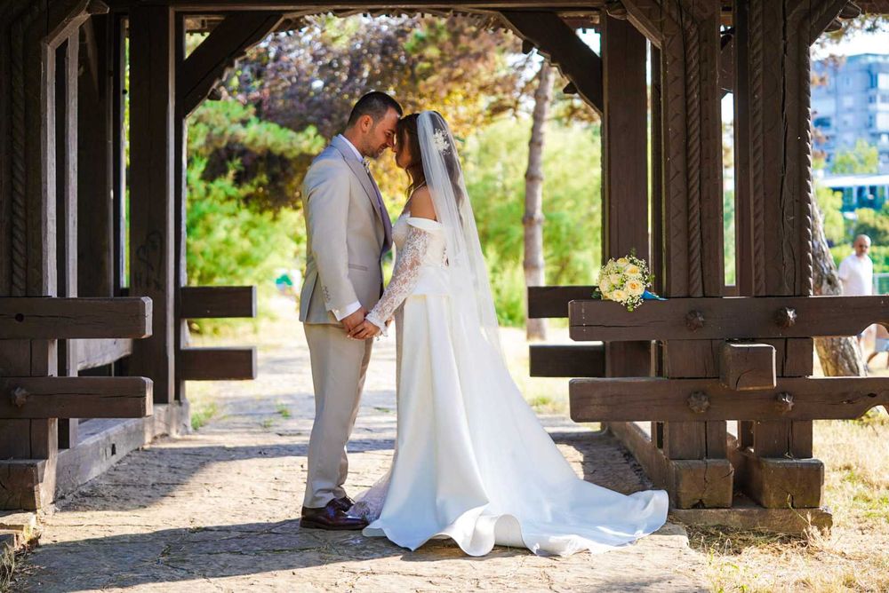 Rochie mireasă cu trenă detașabilă