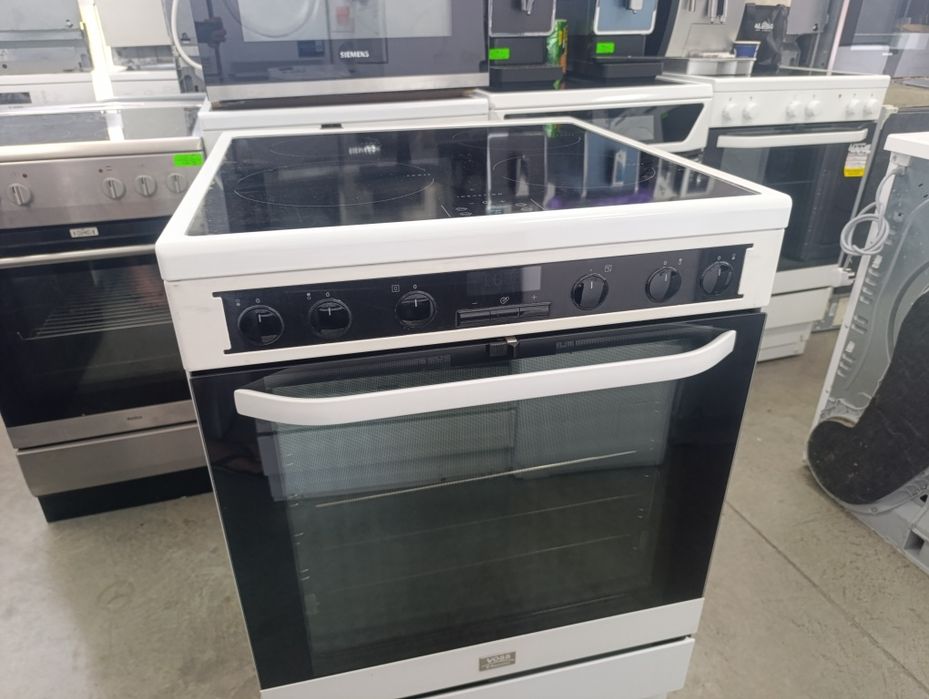 Готварска печка ELECTROLUX VOSS с индукционен плот