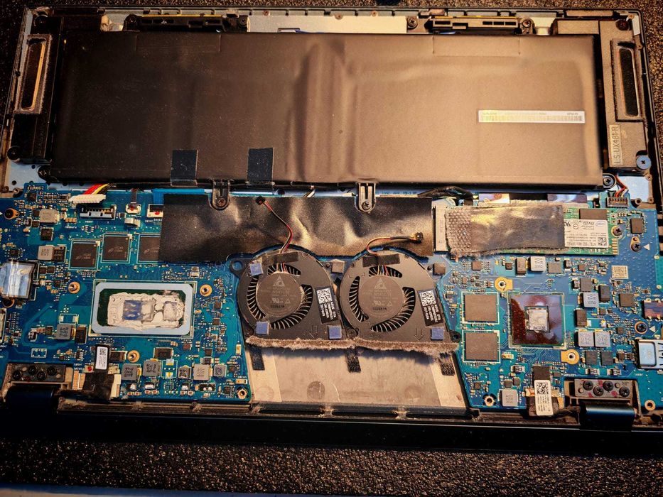 Service IT Oradea – Apple, laptopuri, calculatoare și PC-uri custom