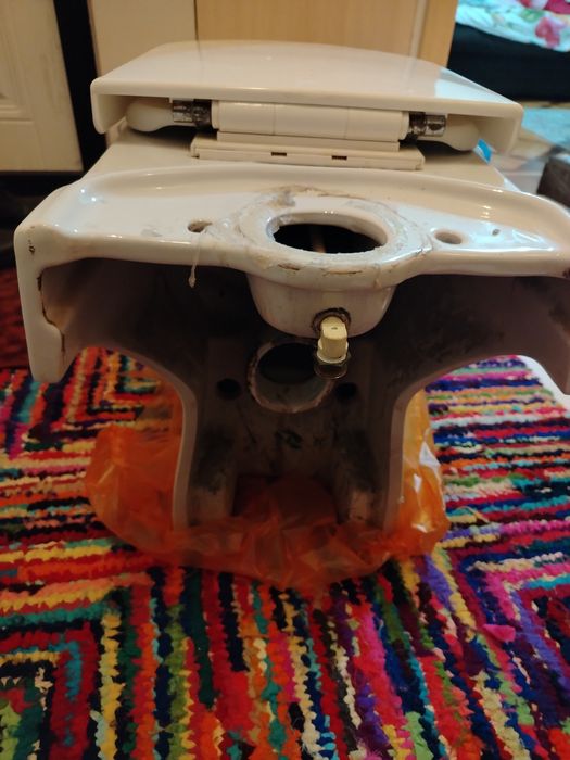 Унитаз б/у в нормальном состоянии