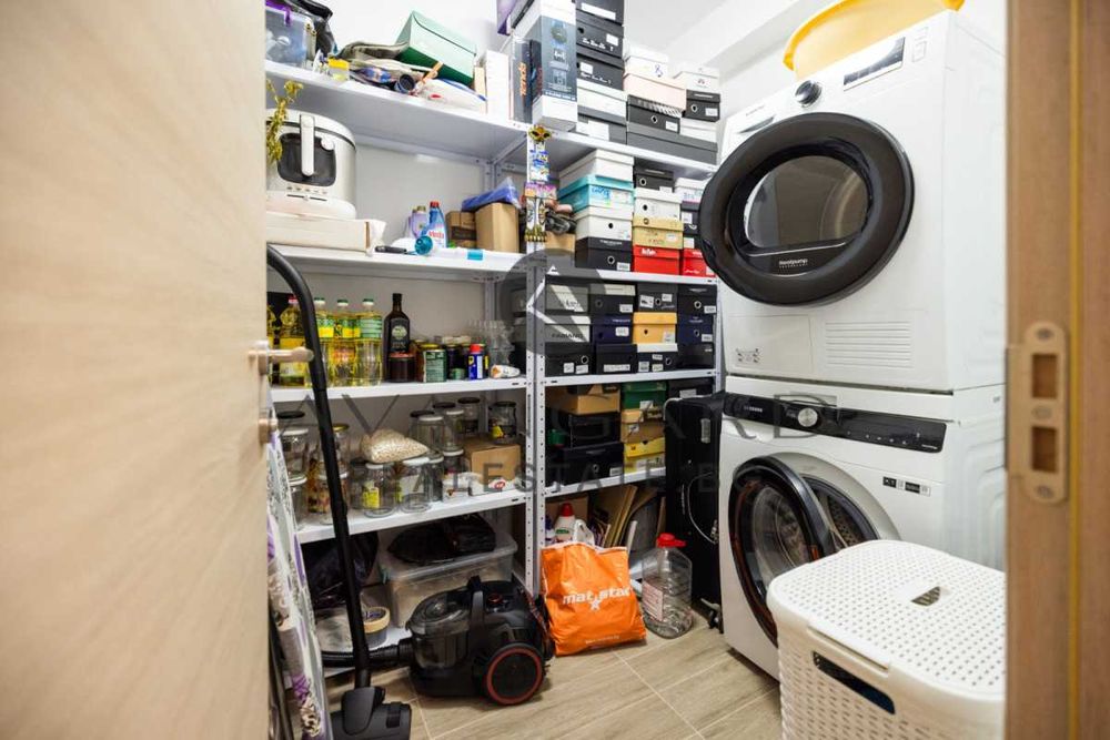 Продава се Тристаен апартамент в Пловдив, Кючук Париж - 133 кв.м за 832 €/кв.м - Снимка #11