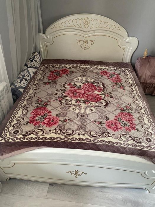 Спальный кровать