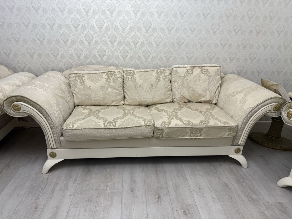 Диван с креслами