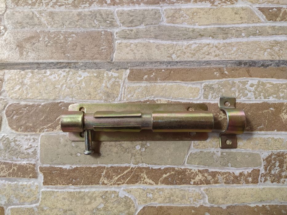 Шпингалет для наружных дверей