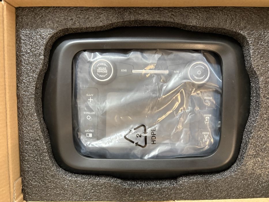 Navigație Originală Jeep Renegade Uconnect 5" | Continental OEM Mopar | Plug & Play