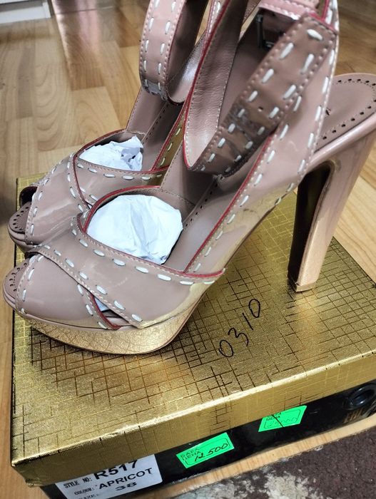 Ботинки, ботильоны, сандалии