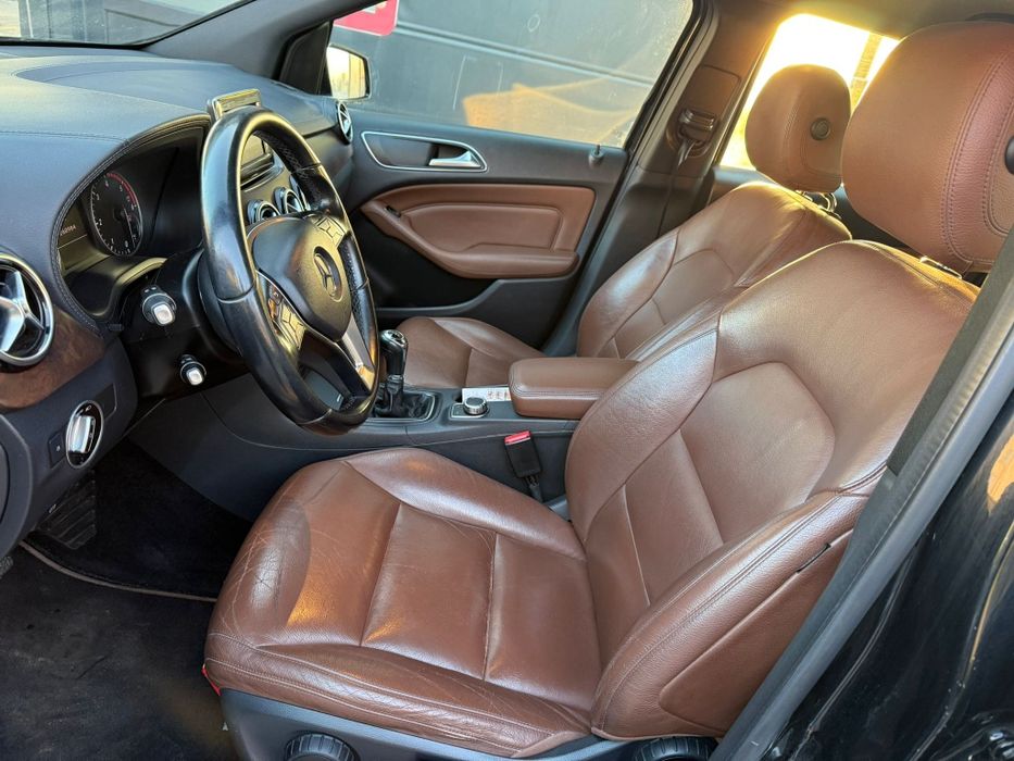 Mercedes b180cdi Faruri led Piele etc