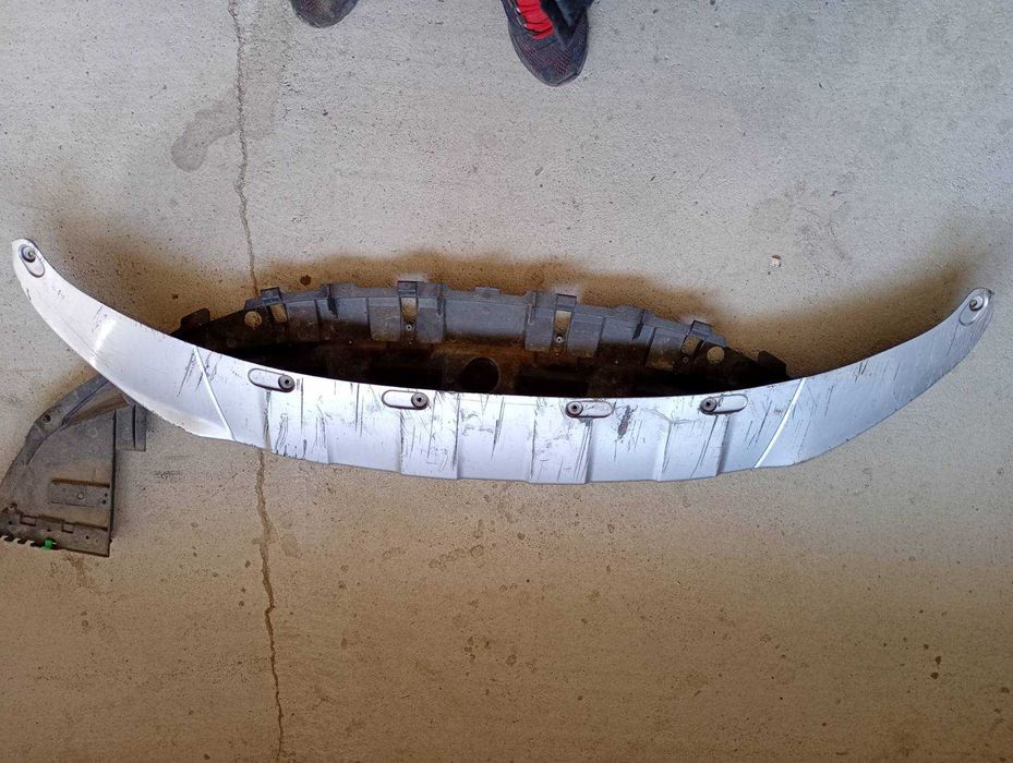 Броня, решетка, маска за Volvo XC70, V70