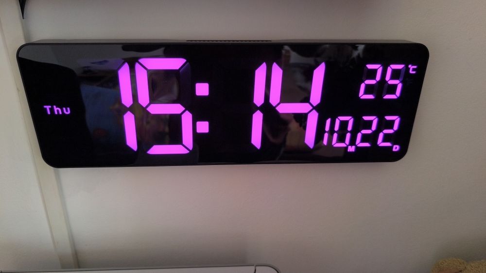 Ceas digital cu termometru