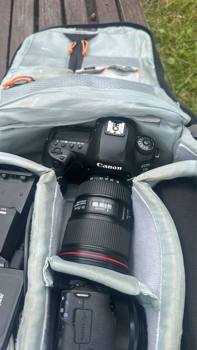продаю canon 5D mark 4