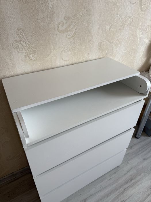 Продам комод с пелетальным столиком