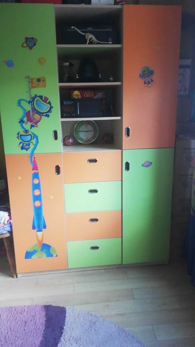 Vand dormitor complet cu pat etajat ,dresing si birou dublu