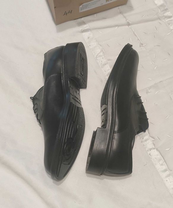 Обувки черни мъжки с връзки 44