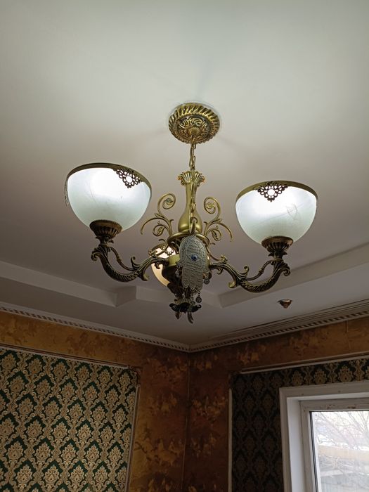 Продам венецианскую люстру