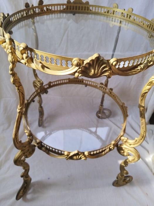 gheridon masuta cu sticla