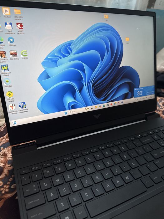 VICTUS  by HP gaming laptop 15-fb101 3dx 144 Hz RYZEN 7000 AMD 5