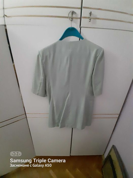 Елегантен дамски костюм