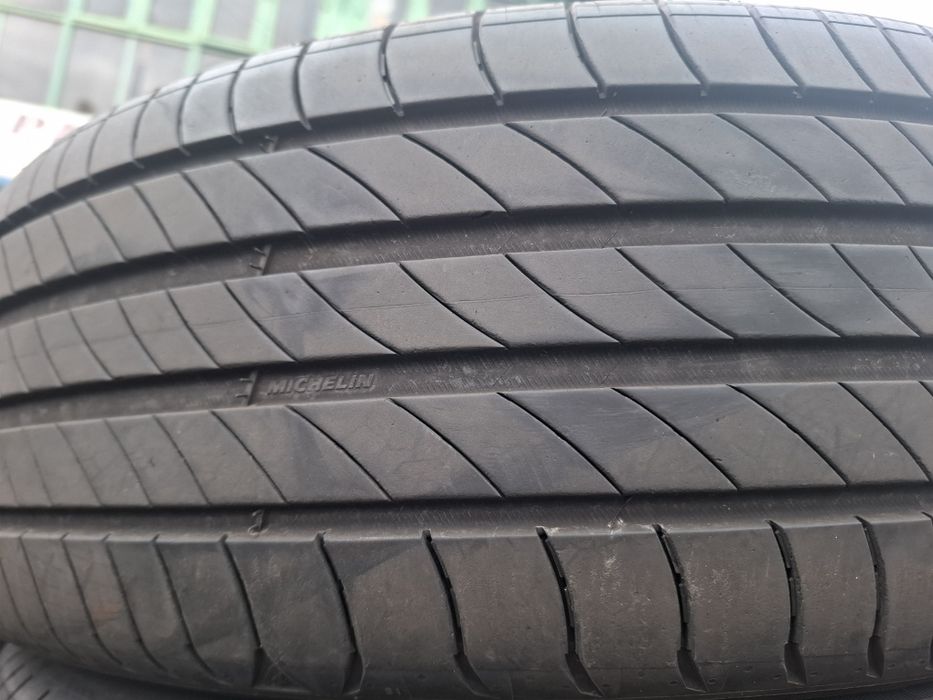 4бр 215 65 17 Michelin дот 37 21 като  нови цената е за 1бр