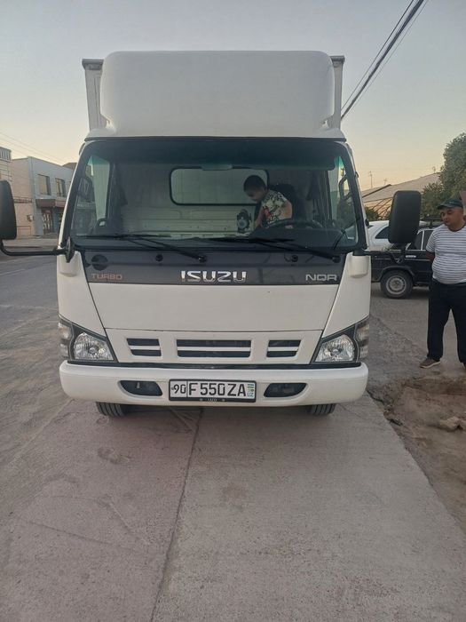 Isuzu NQR holati ideak