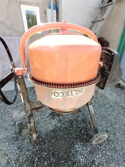 Продам бетономешалку Alteco
