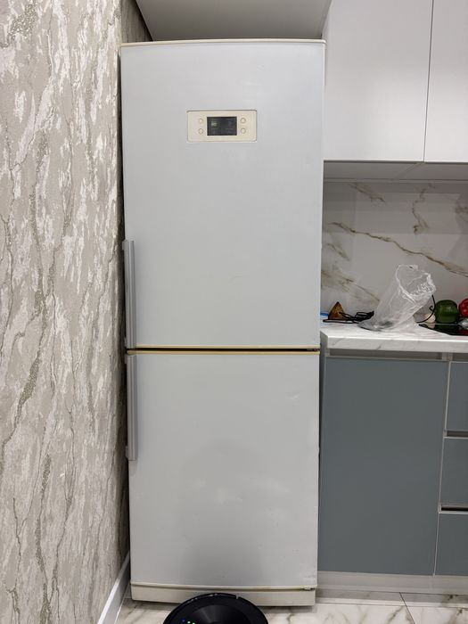 Холодильник LG 175/60/60