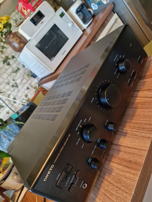Amplificator Onkyo A8051,sunet cald ,stare f. buna