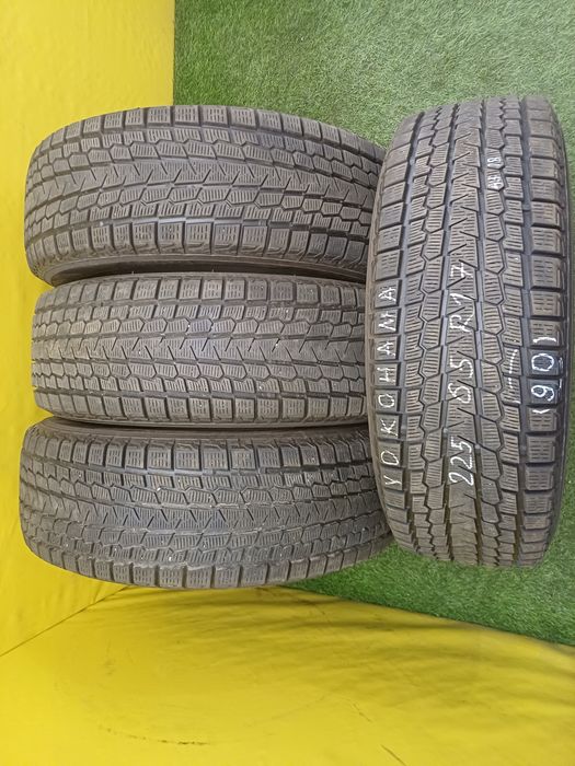 Шины 225 65 R17 YOKOHAMA комплект