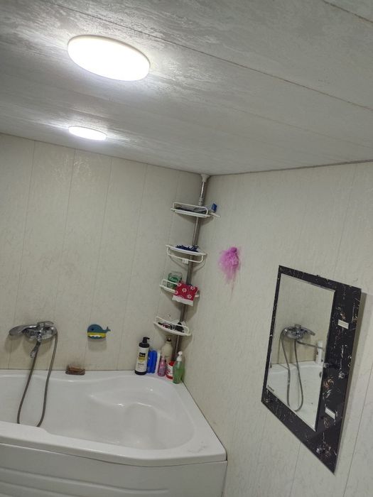 Xovli sotiladi. Eski shahar bozor yonida