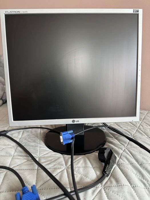 Екран за компютър LG