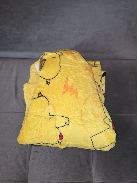 Детски тениски-Adidas ,Reeebok ,Халат на Pokemon