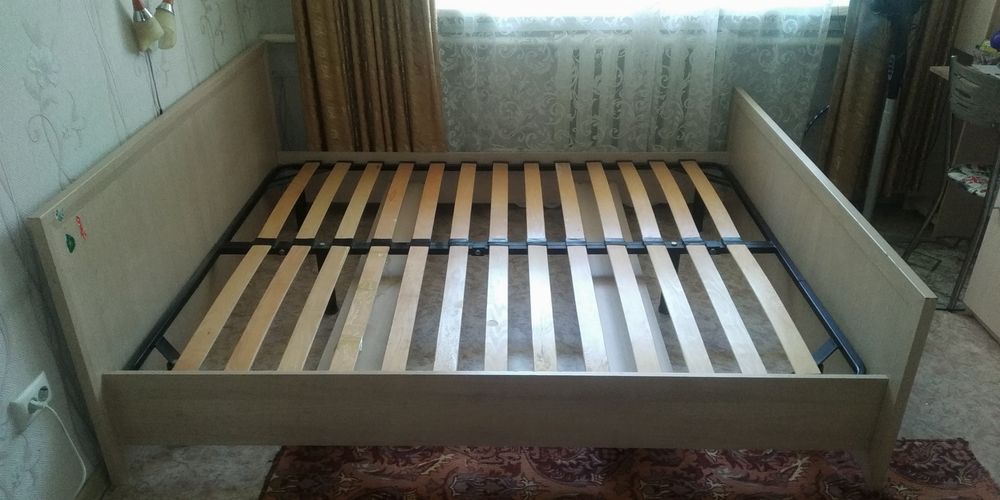 Кровать, двух-спальная.