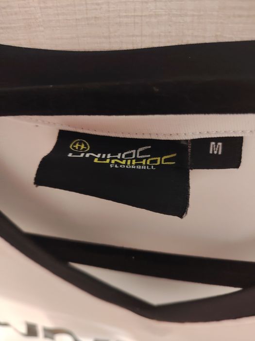 Tricou sport Kipsta – 15 RON/Tricou sport UNIHOC – 15 RON