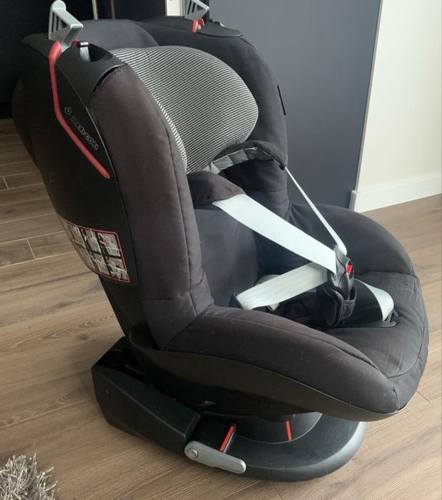 Maxi Cosi Tobi столче за кола