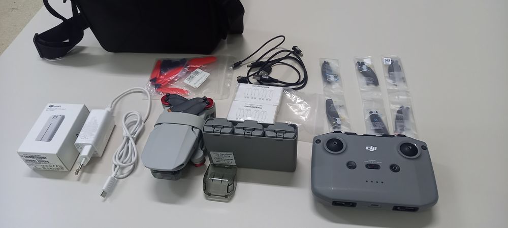 Dronă dji mini 2 se