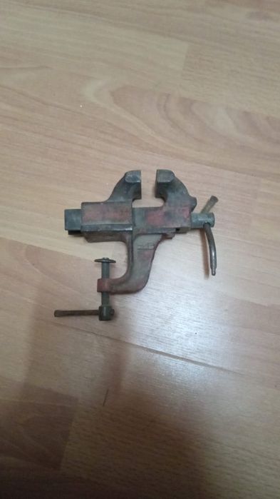 Срочно продам тиски